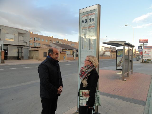Pedro López exige mejoras para el transporte público a las pedanías durante una visita a Aljucer