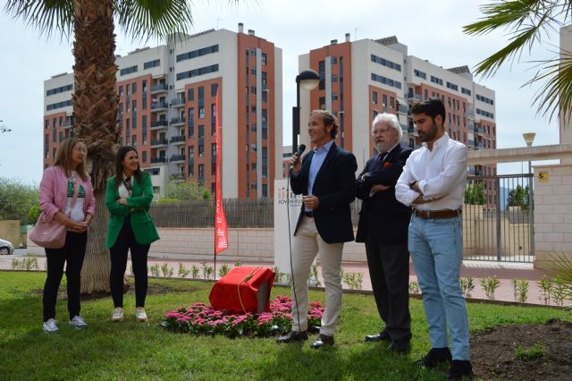 Vecinos de Joven Futura inauguran el Jardín Poeta José María Álvarez en un evento cultural emblemático