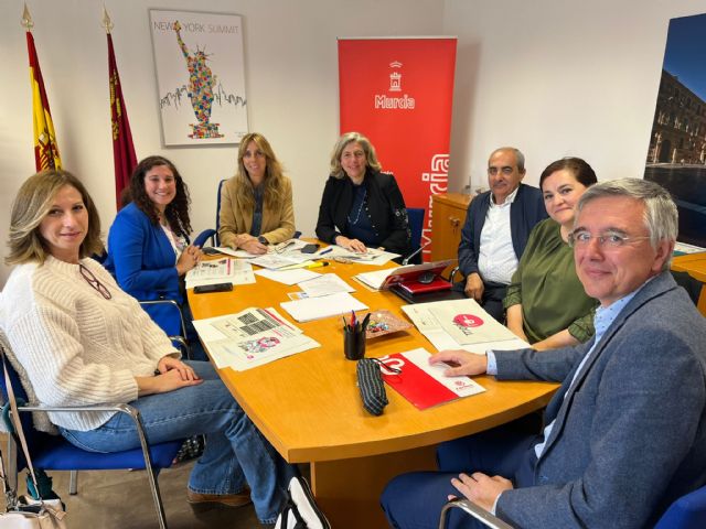 El Ayuntamiento de Murcia colabora con Cáritas para fomentar la inserción laboral en la tienda ´Moda-Re´