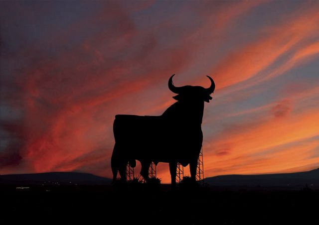 Murcia recupera el Toro de Osborne en las carreteras de su región