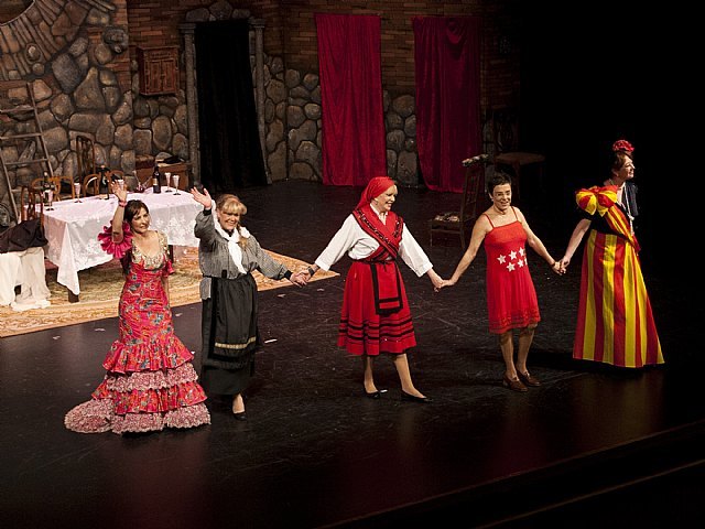 El Teatro Romea presentó la historia 'El Hotelito', de Antonio Gala