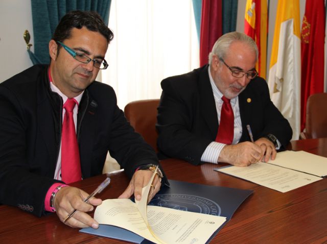 La UCAM colaborará con Feder y D'Genes en proyectos sobre enfermedades raras