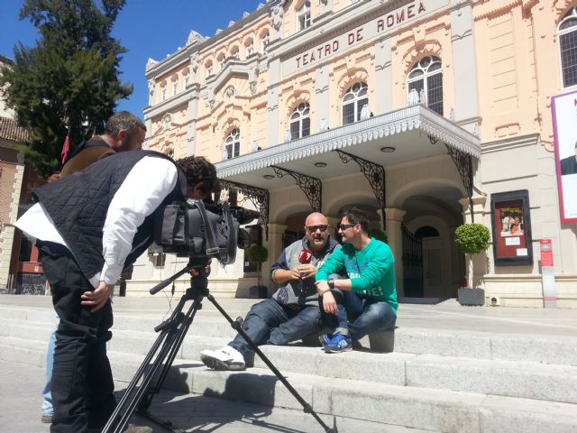Dos Hombres Solos Sin Punto Com Ni Ná