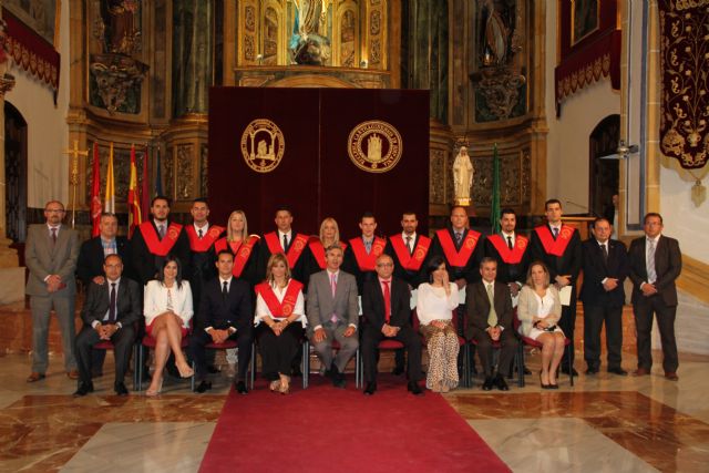 Los alumnos de Criminología de la UCAM reciben sus becas y diplomas