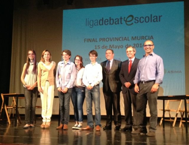 El IES Aljada de Puente Tocinos gana la final regional de la Liga de Debate Escolar BBVA