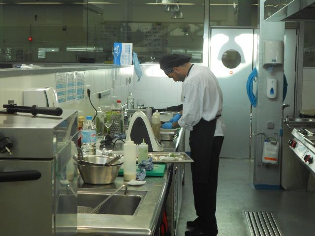 Paula de Alba Sabater gana el primer premio del Creajoven de Gastronomía