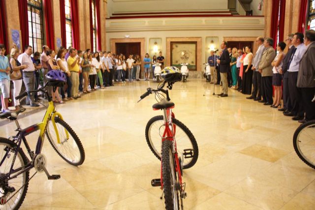 El Ayuntamiento premia a los escolares que quieren ser conductores y peatones responsables