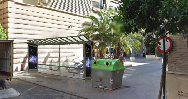 La avenida Teniente Flomesta y la calle Alejandro Séiquer estrenan marquesinas