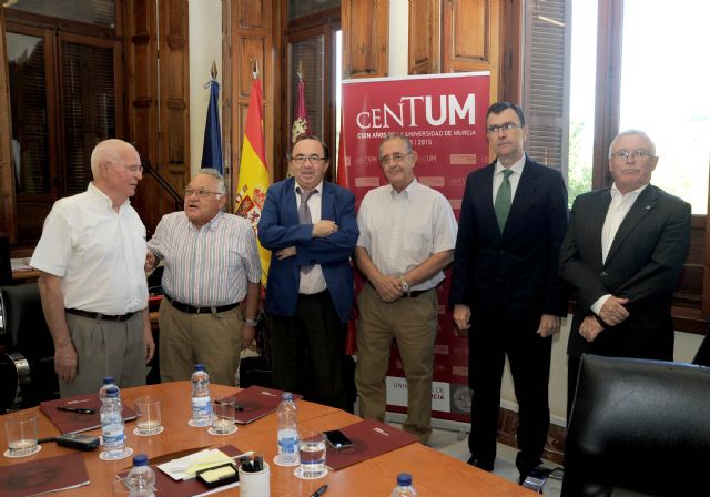 El rector Orihuela crea un comité asesor de la Universidad de Murcia con los cinco exrectores