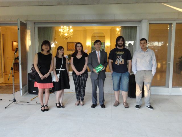 Estudiantes del Servicio de Idiomas de la Universidad de Murcia obtienen primer premio en concurso de teatro japonés