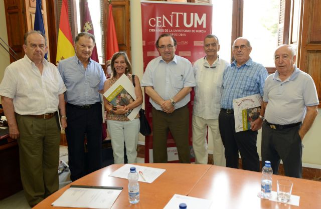 La Asociación de Jubilados de la Universidad de Murcia muestra al rector su deseo de colaborar