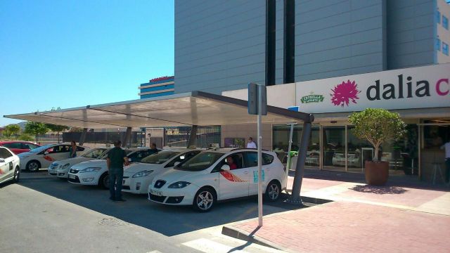Nueva marquesina para la parada de taxis de la Ciudad de la Justicia