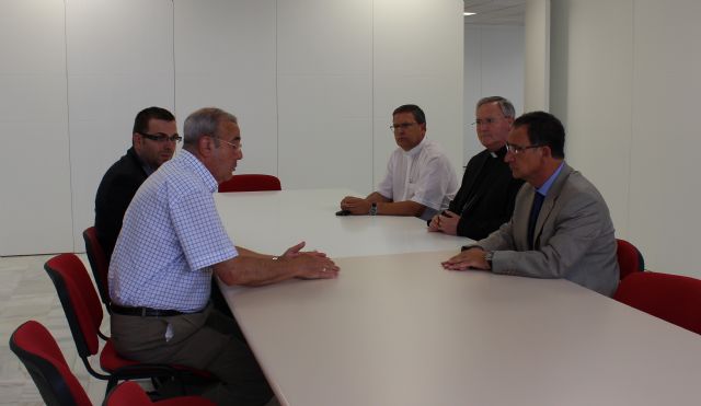 El delegado del Gobierno visita las nuevas instalaciones de Cáritas en Espinardo