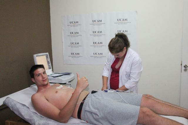 Los jugadores del UCAM Murcia CB comienzan la pretemporada con las pruebas físicas y de esfuerzo