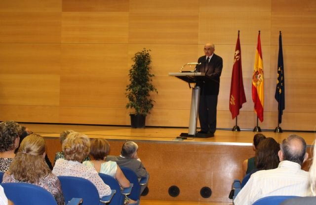 Alberto Garre evoca las 'fuertes raíces marianas' de la Región en el pregón del barrio murciano de Santa María de Gracia