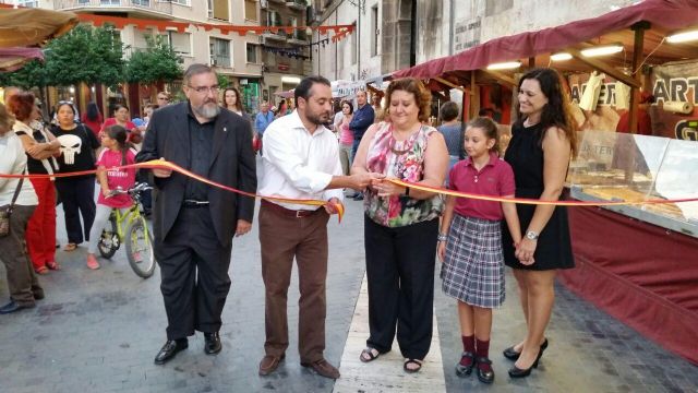 Mercadillo medieval en la plaza Apóstoles con motivo de la festividad de la Virgen de Gracia