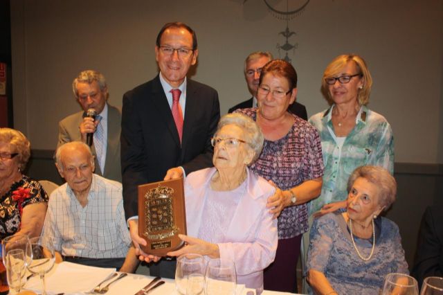 Isabel Cascales y Francisco Martínez, elegidos 'Abuelos del Año' de los centros de mayores