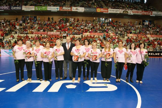 Homenaje a Mucho x Vivir por el Día Internacional del Cáncer de Mama