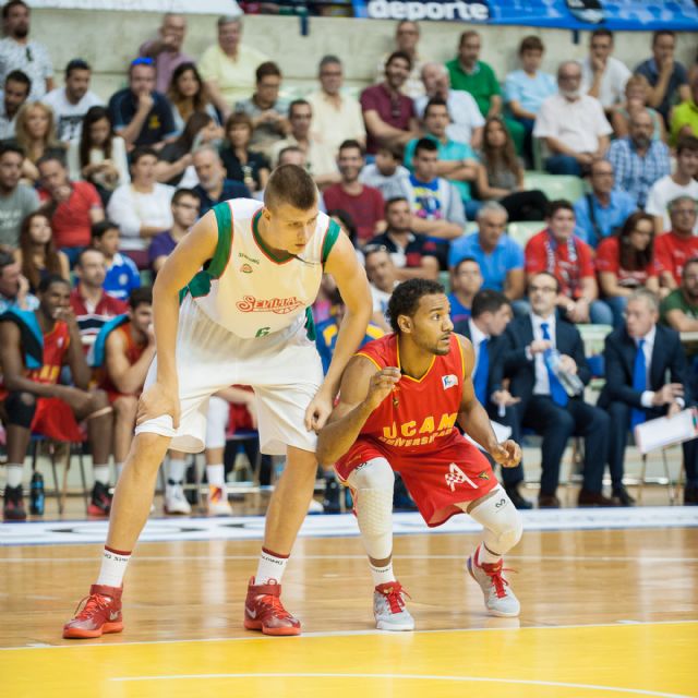 El UCAM Murcia suma su tercera victoria venciendo de 30 al Baloncesto Sevilla (98-68)