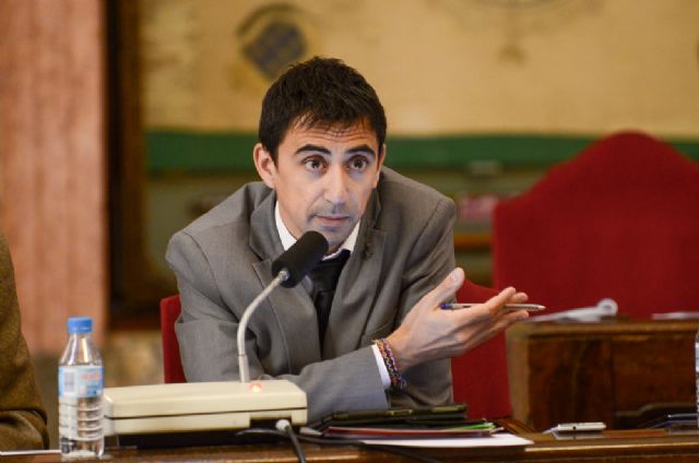 UPyD Murcia pide la retirada de las grúas sin desmontar en obras abandonadas