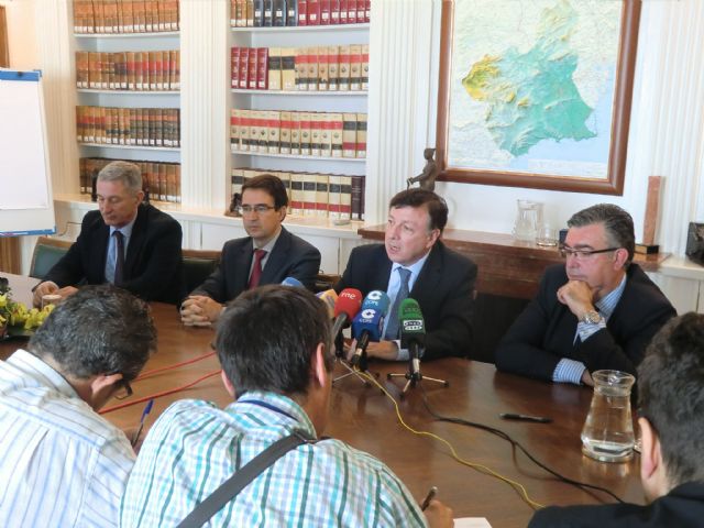 Firman un convenio para controlar la calidad del agua