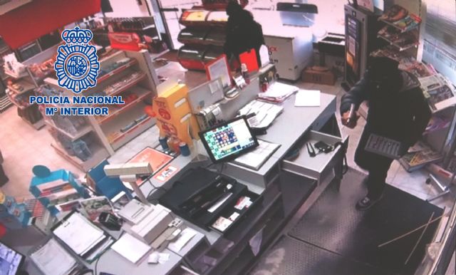 Detenidos dos atracadores de gasolineras tras una operación de cierre realizada en el Polígono Industrial Oeste