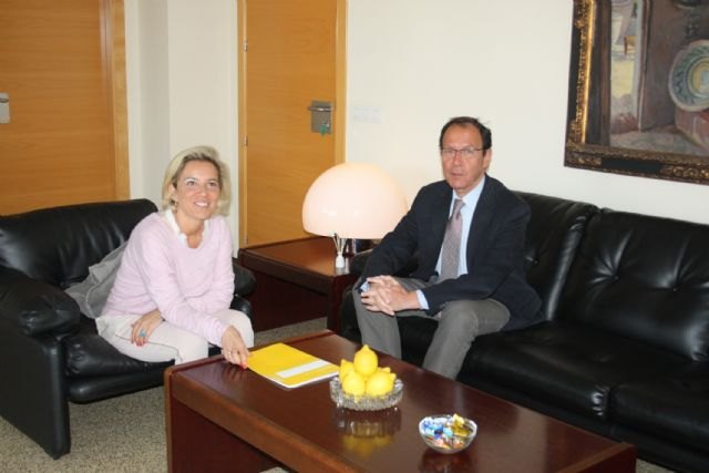 La Consejería de Agricultura y el Ayuntamiento de Murcia analizan la mejora de la red de depuración en el municipio