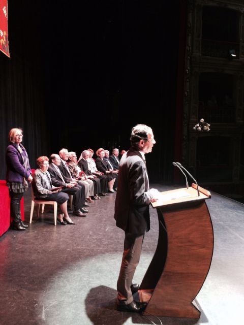 El Alcalde distingue a 11 mayores del Municipio por su entrega a la Ciudad y a los murcianos