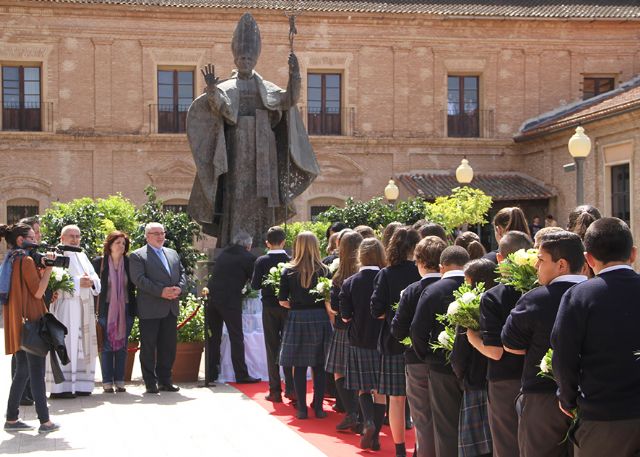 La UCAM homenajea a San Juan Pablo II en el X aniversario de su muerte