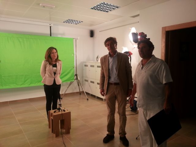 Los ganadores del primer concurso Vídeo E-Marketing graban sus mensajes para plataformas on line