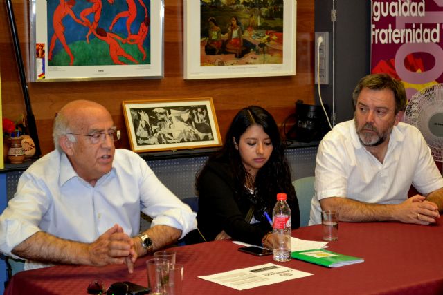 Cambiemos Murcia y el PSOE dialogan sobre las condiciones para un posible apoyo en la investidura