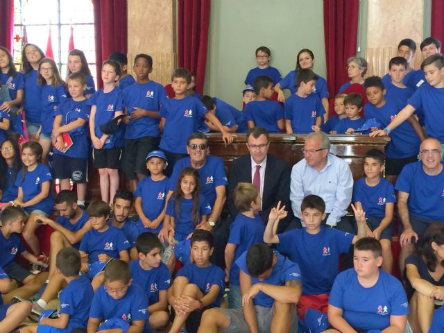 Los niños se hacen dueños del Ayuntamiento