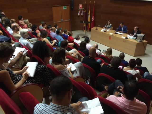 El Alcalde anuncia a las ONGs que el Ayuntamiento duplicará los fondos para cooperación este año