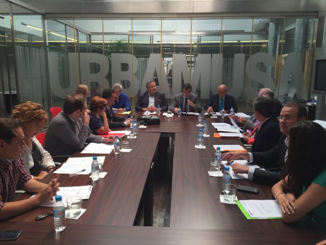 El Alcalde preside la primera reunión del consejo de administración de Urbamusa
