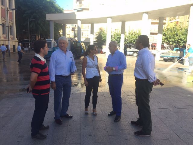 La Concejalía de Fomento extenderá el programa de limpieza intensiva al resto de barrios y pedanías