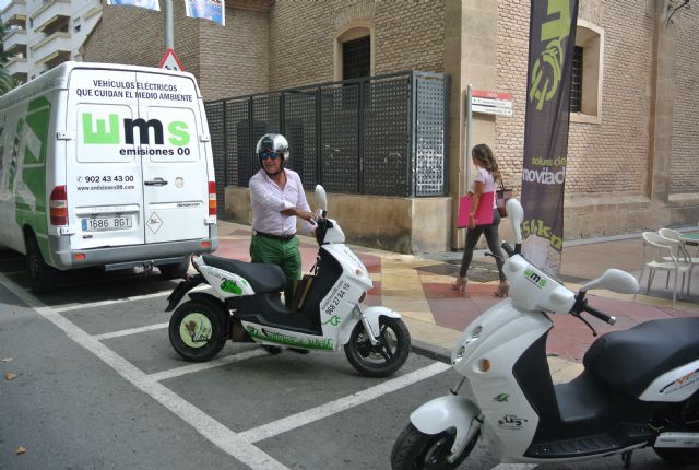 La Semana Europea de la Movilidad permite a los murcianos probar las bondades de las motocicletas eléctricas