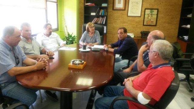 El Ayuntamiento revisará la tasa por ocupación de la vía pública de los vendedores ambulantes