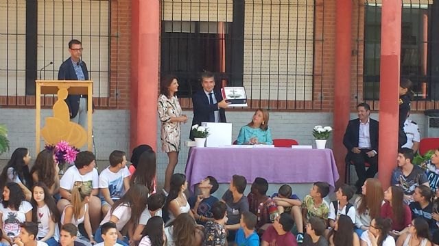 El IES José Planes recibe un premio de la Policía Nacional por el fomento de pautas seguras en redes sociales y convivencia escolar