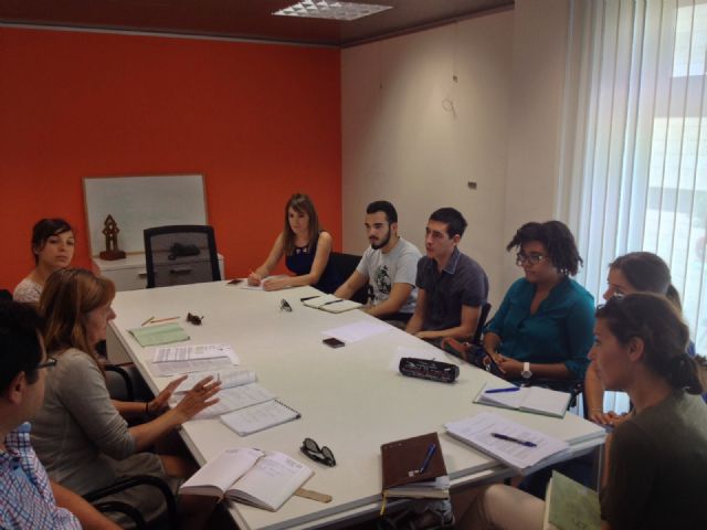 Juegos, Ciclo de Cine y Actividades Teatrales para el Club de Idiomas del Ayuntamiento de Murcia