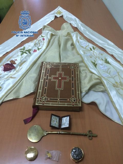 La Policía Nacional recupera efectos sustraídos en una Iglesia de Murcia
