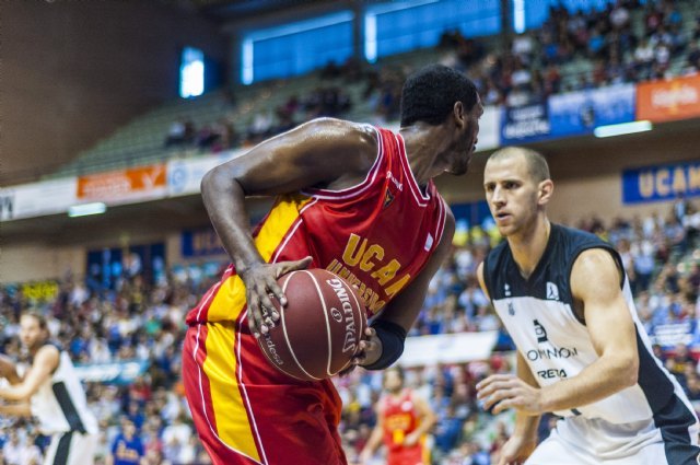 El UCAM Murcia acribilla al Dominion Bilbao Basket (96-68)