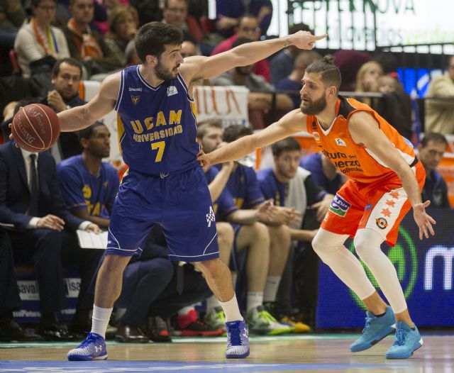 La buena defensa no bastó para ganar al líder