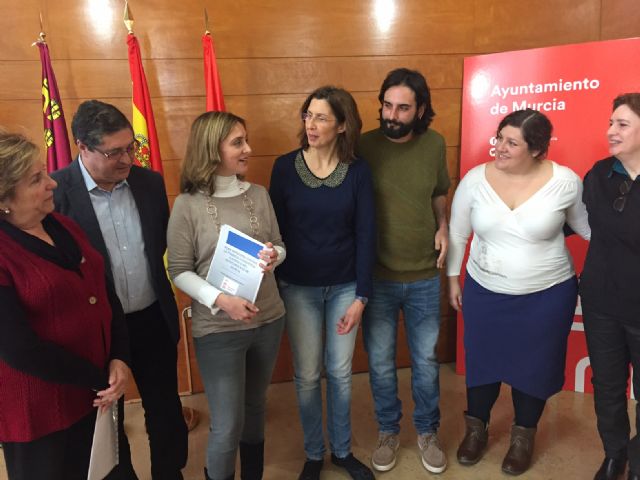 Ayuntamiento y ONGs diseñan un plan para librar a las familias murcianas de la pobreza energética