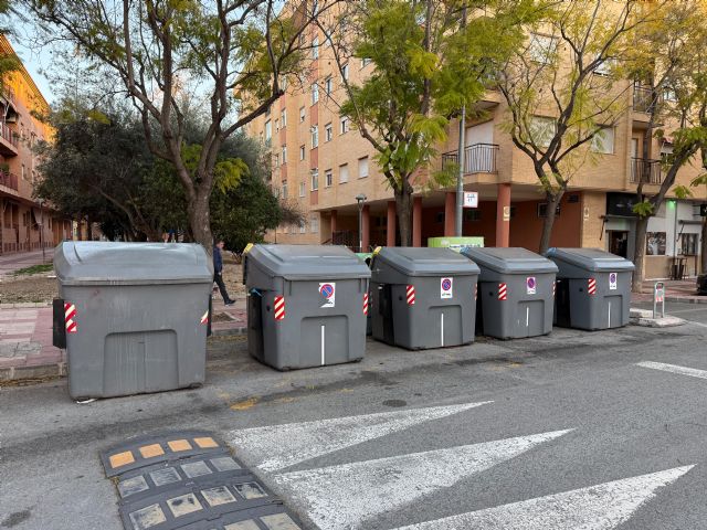 Un servicio desbordado agrava el malestar vecinal por la falta de limpieza, contenedores saturados y fallos en la recogida de residuos