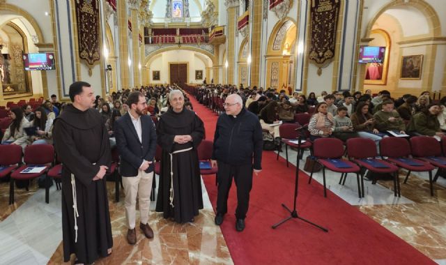 'Debemos trabajar por el desarrollo de los pueblos y la paz'