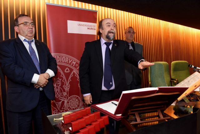 Toma de posesión del decano de la Facultad de Educación