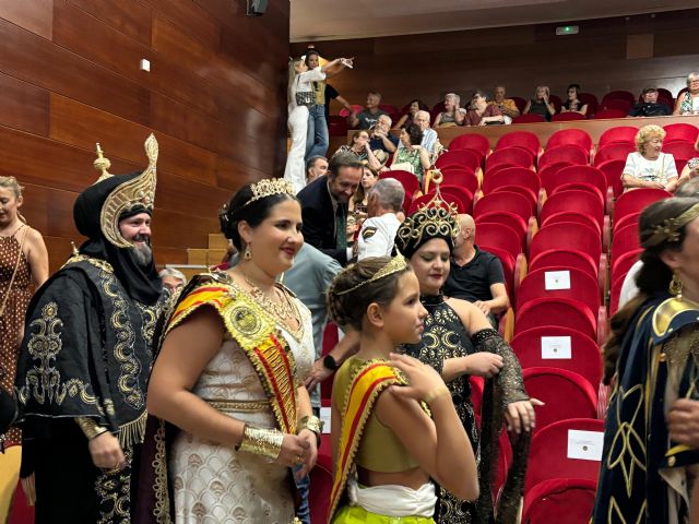 El Anuario Festero de Moros y Cristianos 'Civitas Murcie' se presenta como el gran archivo vivo de la memoria de la fiesta