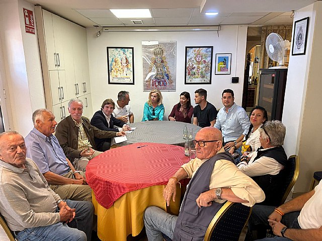 Sánchez-Parra: 'El comercio del barrio del Infante Juan Manuel de ahoga y se muere'