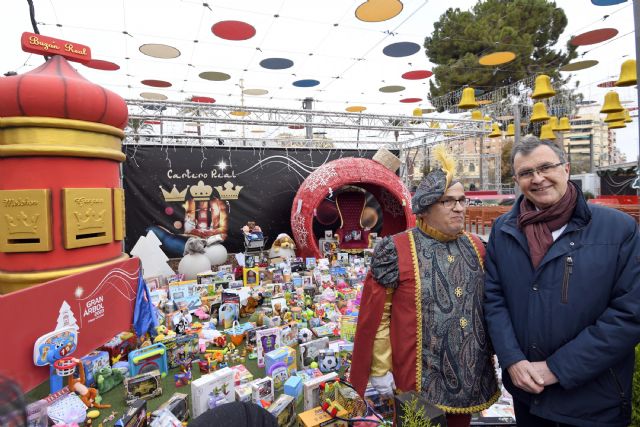Los niños murcianos donan cerca de 4.000 juguetes esta Navidad