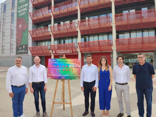 La afición del Real Murcia decidirá la temática del mural que adornará el acceso al Estadio Enrique Roca